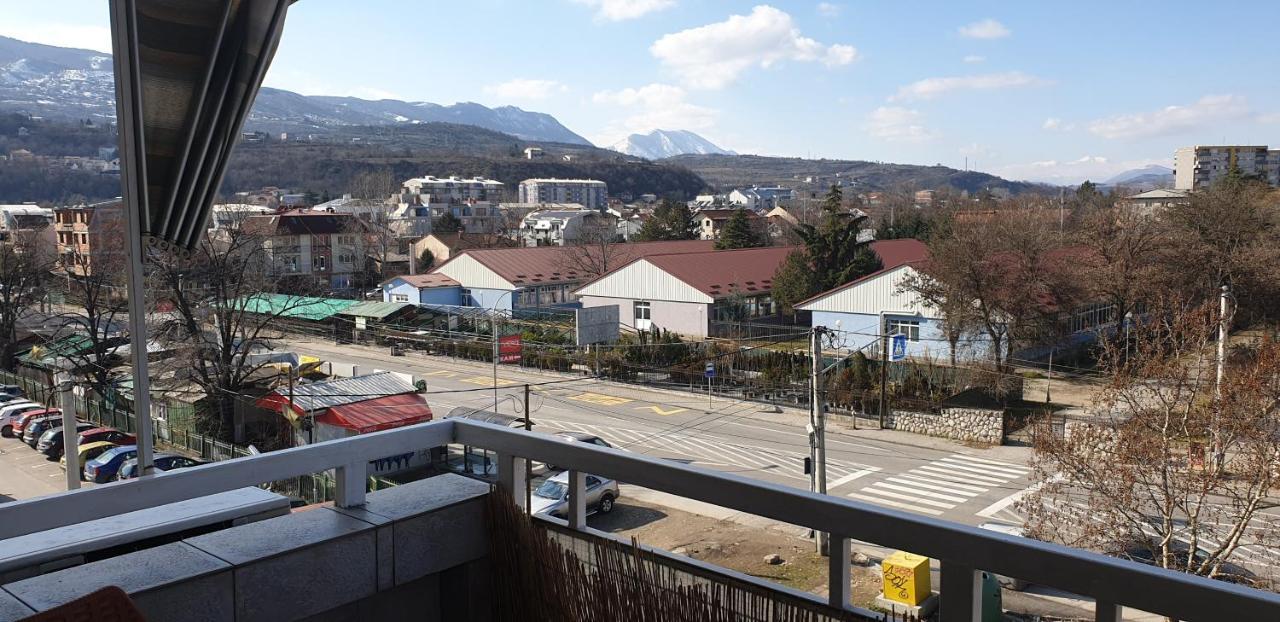 Spectacular In Skopje, Mall Area Apartman